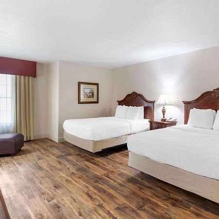 Best Western Plus Steeplegate Inn Davenport Bagian luar foto