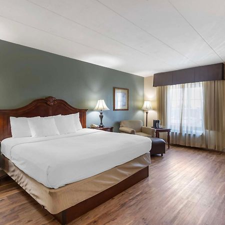 Best Western Plus Steeplegate Inn Davenport Bagian luar foto