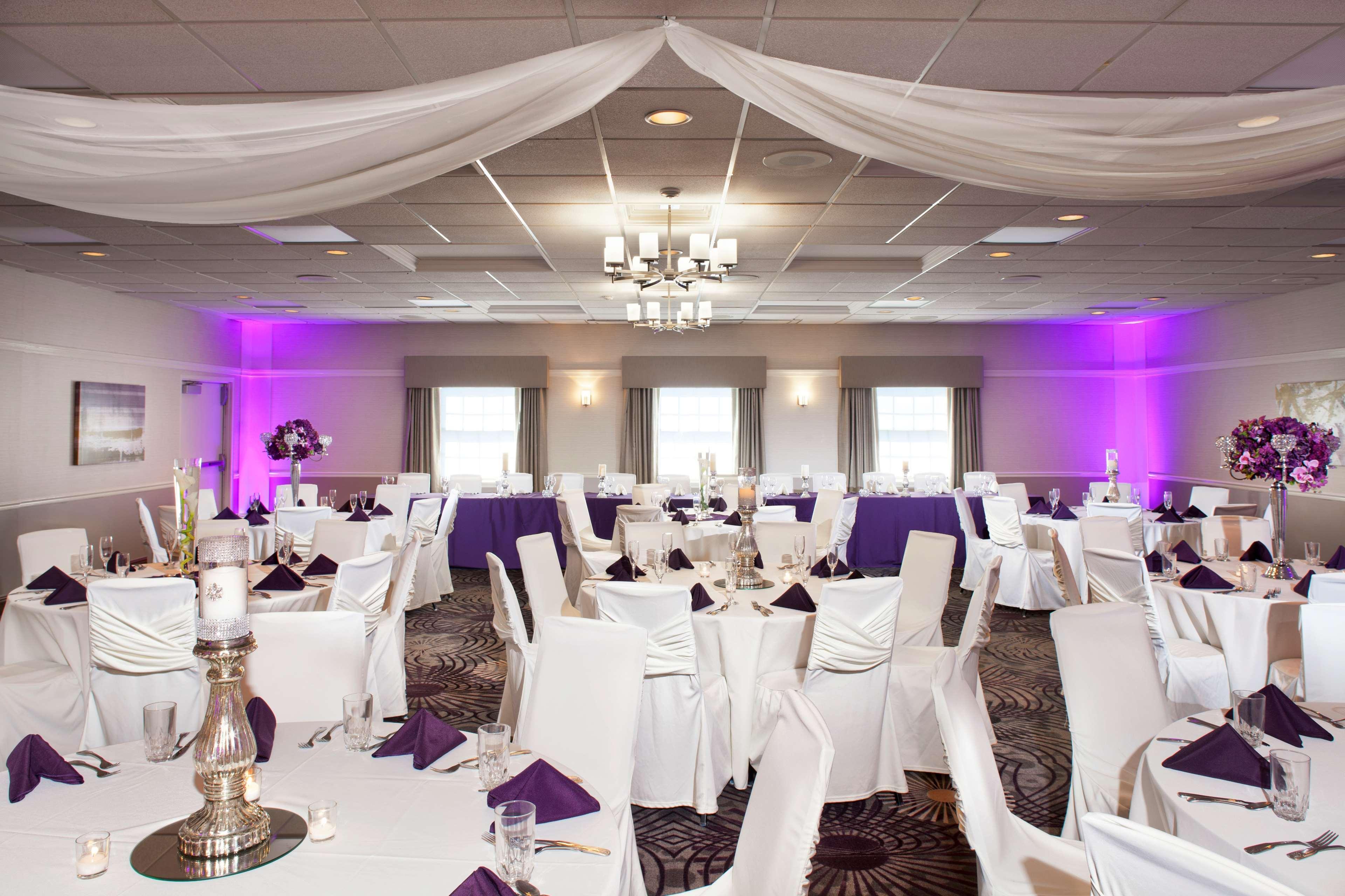 Best Western Plus Steeplegate Inn Davenport Bagian luar foto